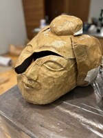 制作過程の人形の様子。