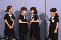 ミュージカル「SPY×FAMILY」会見より。4人は時折相談し合いながら質問に回答していた。左から泉谷星奈、月野未羚、西山瑞桜、村方乃々佳。