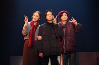 舞台「アーモンド」より。（撮影：岩田えり）©舞台「アーモンド」2025