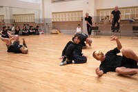 Orchardシリーズ K-BALLET Opto「踊る。遠野物語」公開リハーサルの様子。