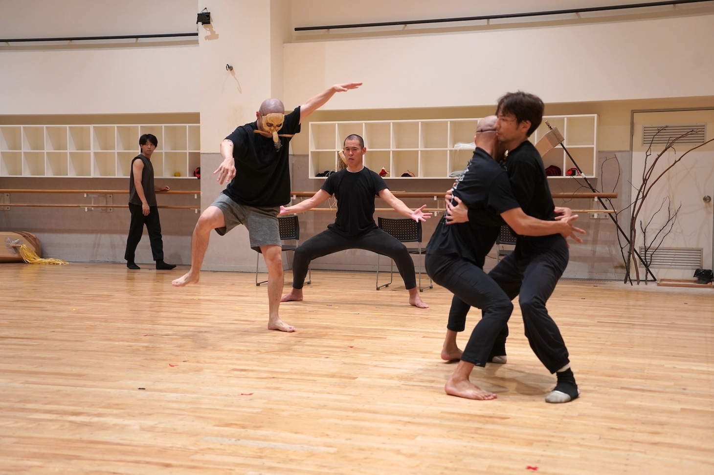 Orchardシリーズ K-BALLET Opto「踊る。遠野物語」公開リハーサルの様子。