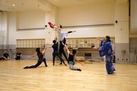 Orchardシリーズ K-BALLET Opto「踊る。遠野物語」公開リハーサルの様子。