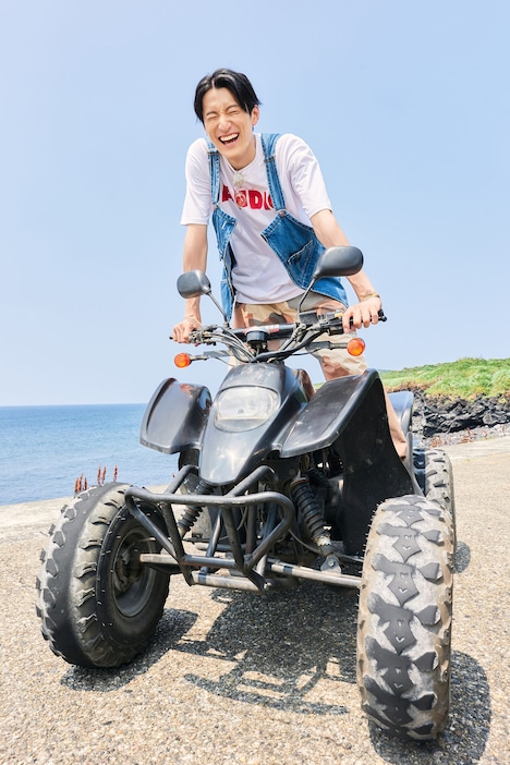 「磯野大1st写真集 Determination」より。©KADOKAWA（撮影：曽我美芽）