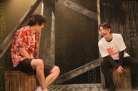 日本の劇団「その鉄塔に男たちはいるという」より。（撮影：白根美恵）