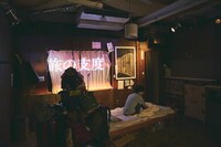 ウンゲツィーファ 旅公演「旅の支度」より。（撮影：中村寛史）