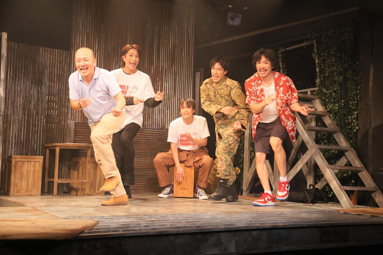 日本の劇団「その鉄塔に男たちはいるという」より。（撮影：白根美恵）