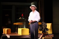 パルコ・プロデュース2025「先生の背中～ある映画監督の幻影的回想録～」より。（撮影：宮川舞子）