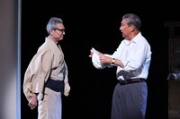 パルコ・プロデュース2025「先生の背中～ある映画監督の幻影的回想録～」より。（撮影：宮川舞子）