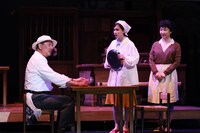 パルコ・プロデュース2025「先生の背中～ある映画監督の幻影的回想録～」より。（撮影：宮川舞子）