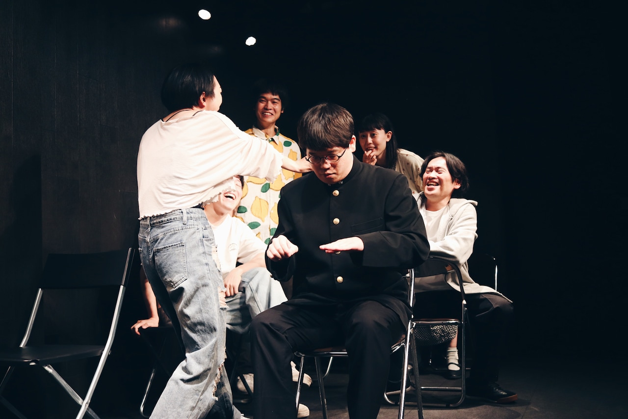 コンプソンズ大宮企画#3「猿のハイライト」より。（撮影：鈴木啓佑 / コンプソンズ）