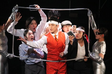 東のボルゾイ 第8回公演 新作ミュージカル「ウテルス」より。