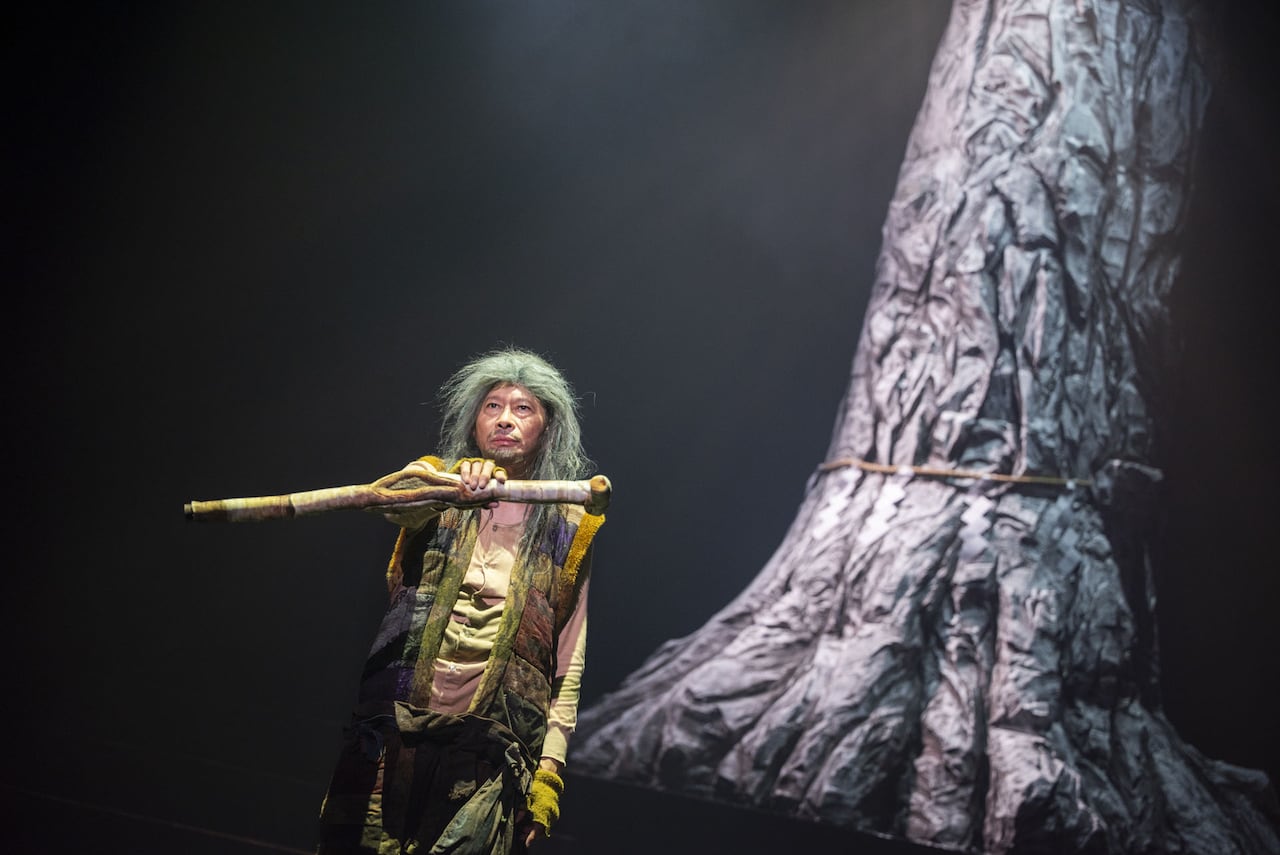札幌演劇シーズン2025 森崎博之脚本演出作品「HONOR～守り続けた痛みと共に」より。（撮影：坂井亨輔）