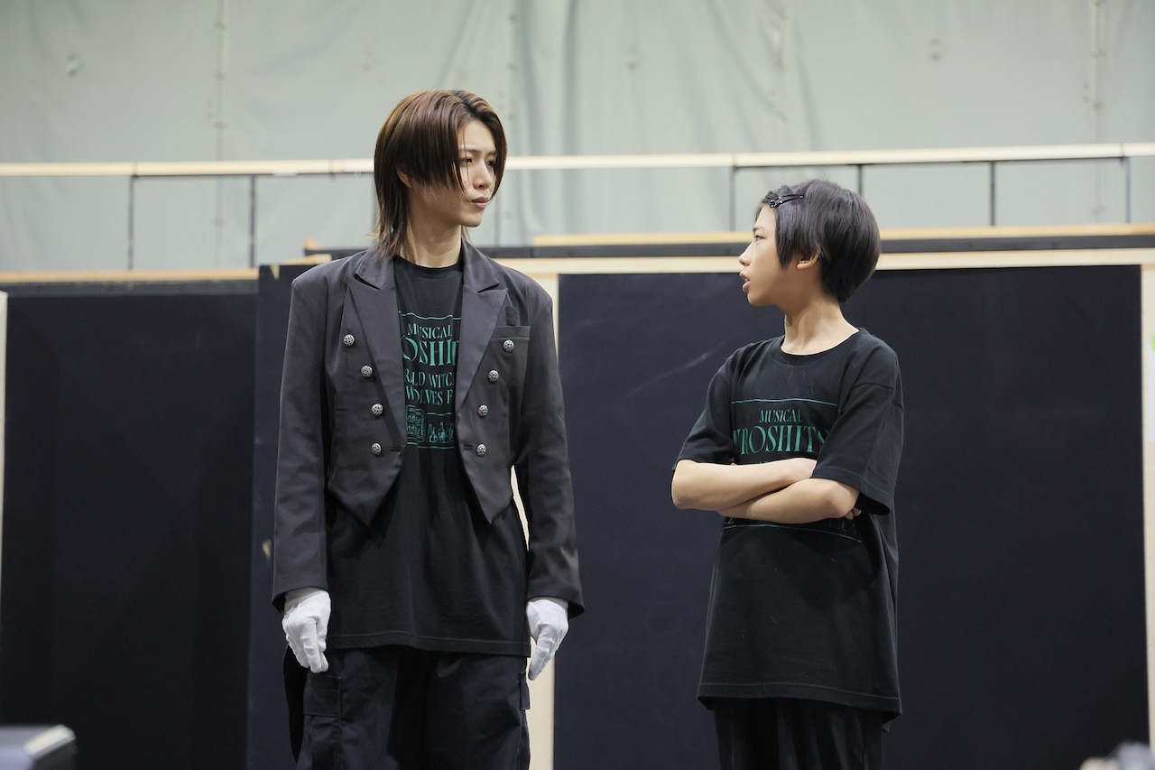 立石俊樹・小林郁大ら出演、ミュージカル「黒執事」最新作の稽古写真公開