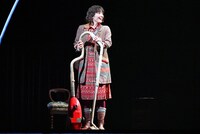 ミュージカル「Once」ゲネプロより、sara演じるガール。