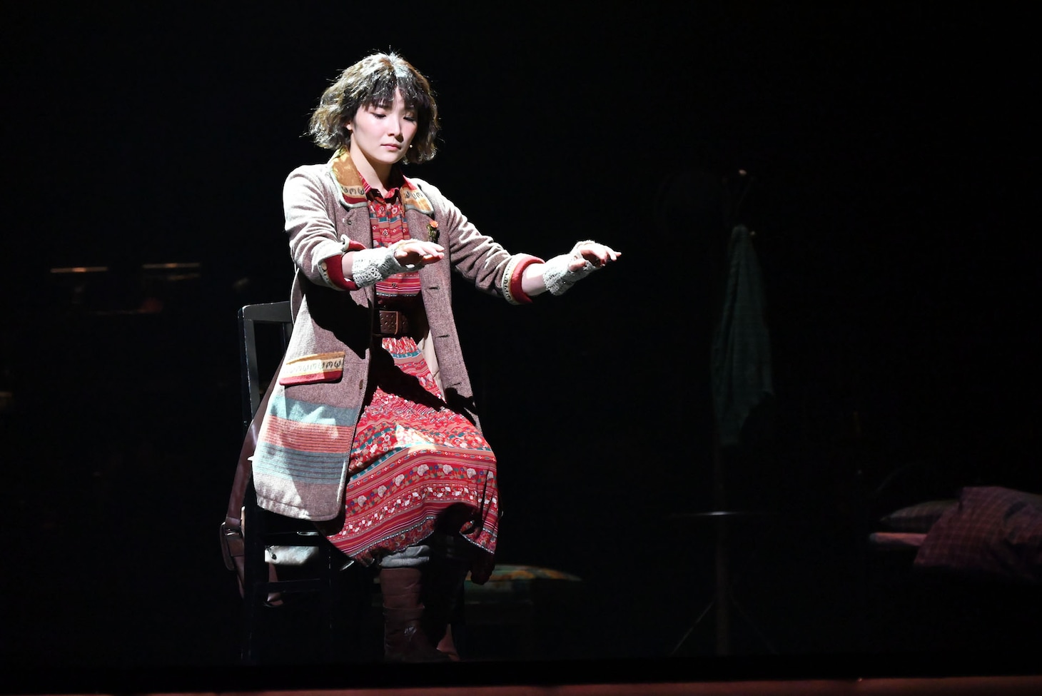 ミュージカル「Once」ゲネプロより、sara演じるガール。