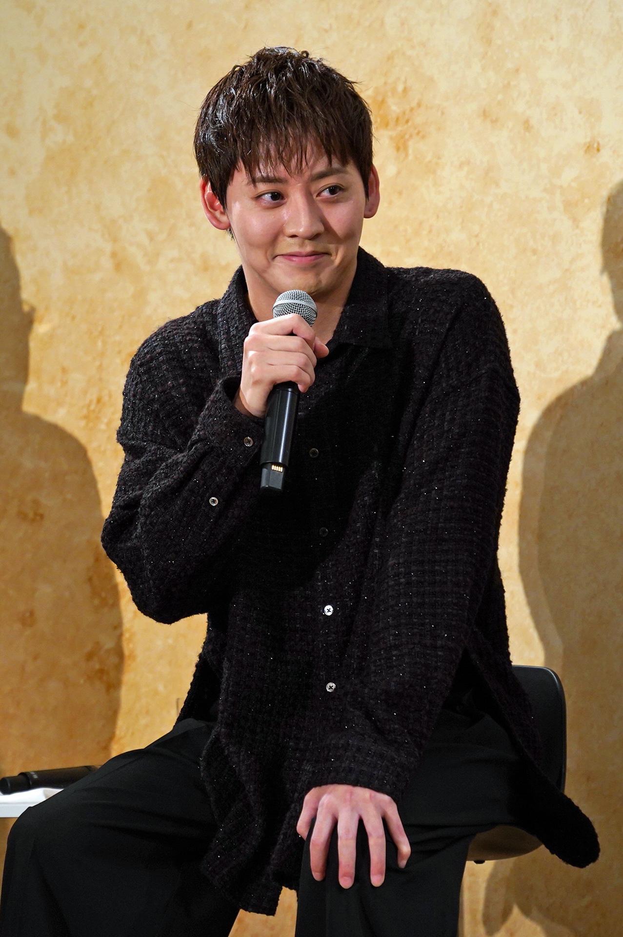 牧島輝