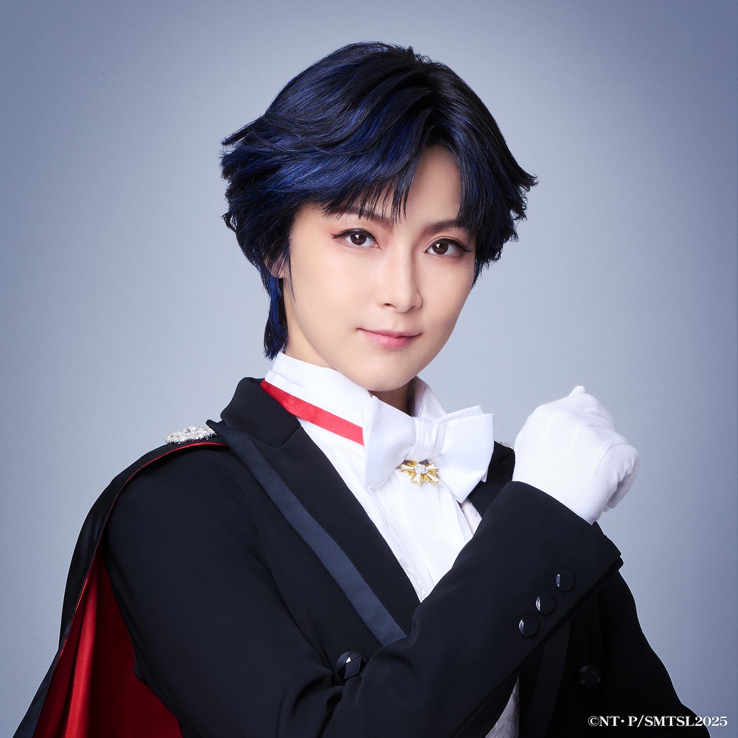 「“Pretty Guardian Sailor Moon” The Super Live」イギリス・ロンドン公演より、小林由佳扮するタキシード仮面。