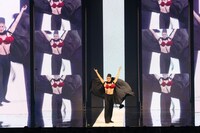 「ファッションフリークショー」より。©ジャンポール・ゴルチエ『ファッションフリークショー』2025年日本公演／撮影：宮川舞子