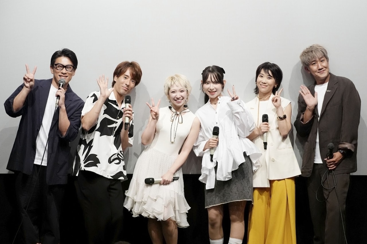 音楽座ミュージカル×シネマ「ホーム」舞台挨拶の登壇者。左から、渡辺修也、小林啓也、森彩香、岡崎かのん、北村しょう子、安中淳也。（撮影：間野真由美）