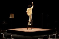 石井光三オフィスプロデュース「ザ・ポルターガイスト」より。（撮影：武藤奈緒美）