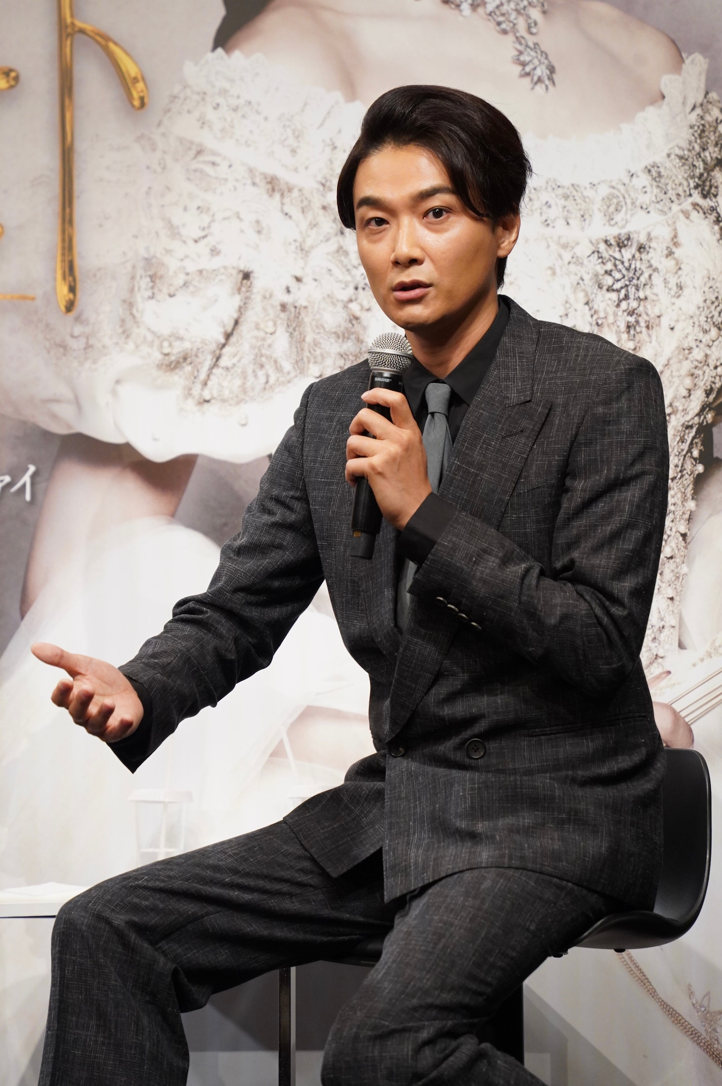 「エリザベート」望海風斗・明日海りおが新ビジュアル披露！古川雄大は寝言で歌の稽古