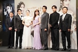 左から東宝の池田篤郎専務執行役員演劇本部長、古川雄大、望海風斗、明日海りお、井上芳雄、山崎育三郎、小池修一郎。