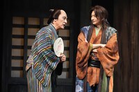 2025年劇団☆新感線 45周年興行・秋冬公演 チャンピオンまつり いのうえ歌舞伎「爆烈忠臣蔵～桜吹雪 THUNDERSTRUCK」より。（撮影：田中亜紀）