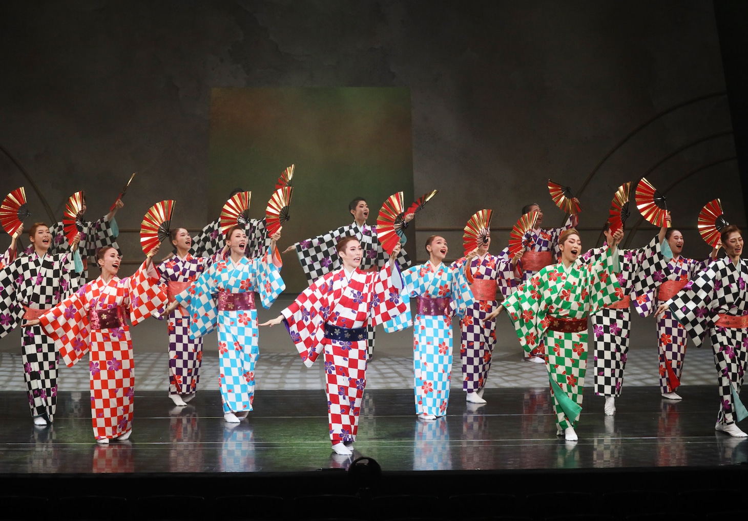 「EXPO2025!! REVUE OSAKA」より。