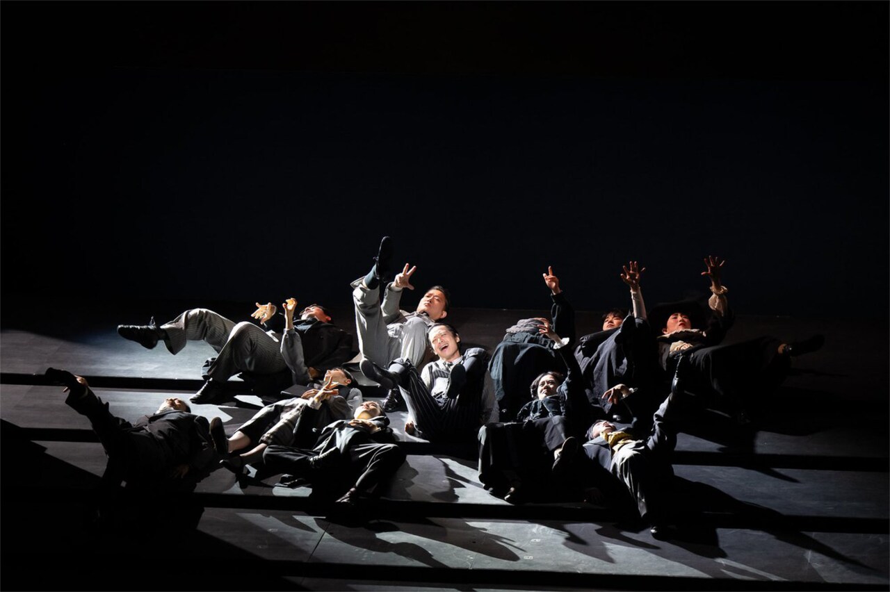 カフカ原作のオペラ「変身」新演出版、KAAT公演が本日開幕