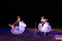 スリーピルバーグス 第3回野外公演 in ビーチ！「歌唱劇 パラダイスをくちずさむ」より。