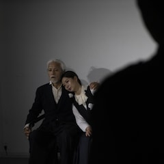 “禁欲と反復と増幅の演劇”、佐々木敦演出「だれか、来る」スタート