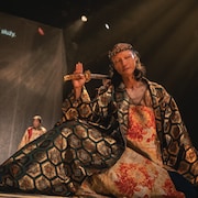 河内大和率いるG.Garage///がユニクロ下北沢で演劇ライブイベント開催、「ハムレット」を上演