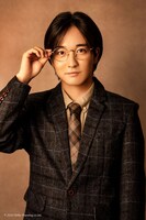 田村少年役の髙橋真佳把。