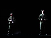 パルコ・プロデュース2025「ヴォイツェック」より。（撮影：細野晋司）