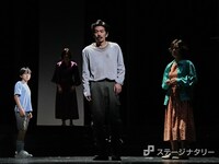 パルコ・プロデュース2025「ヴォイツェック」より。（撮影：細野晋司）