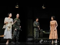 パルコ・プロデュース2025「ヴォイツェック」より。（撮影：細野晋司）