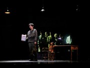 パルコ・プロデュース2025「ヴォイツェック」より。（撮影：細野晋司）