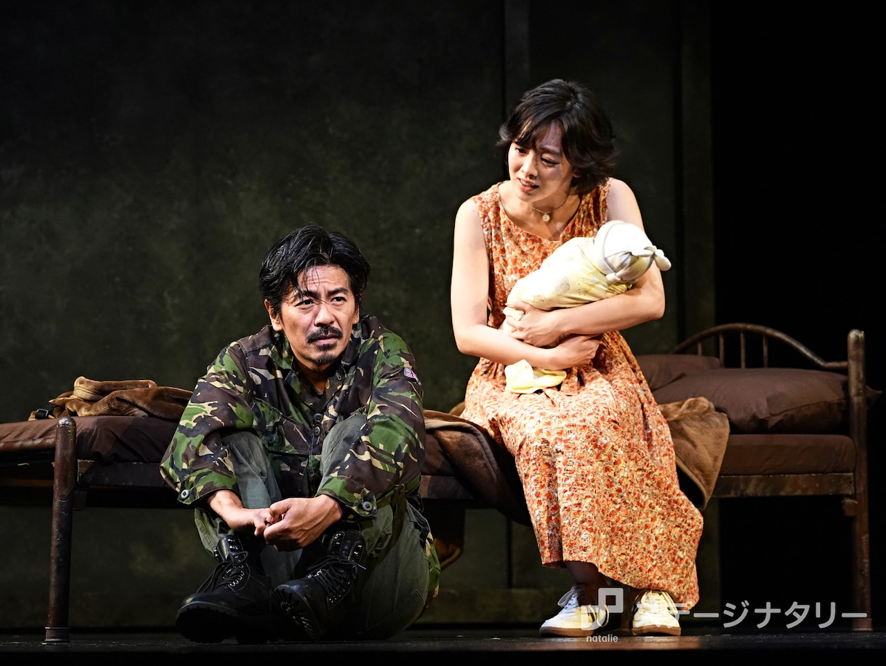 パルコ・プロデュース2025「ヴォイツェック」より。（撮影：細野晋司）