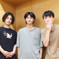 赤坂に紫テントが出現!中屋敷法仁・押田岳・武子直輝が語る「血は立ったまま眠っている」