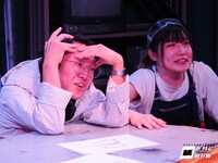 コメディアス 第8回公演「紙を共に刷りぬ」より。