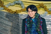 ロロ新作公演「まれな人」より。（撮影：石神俊大）