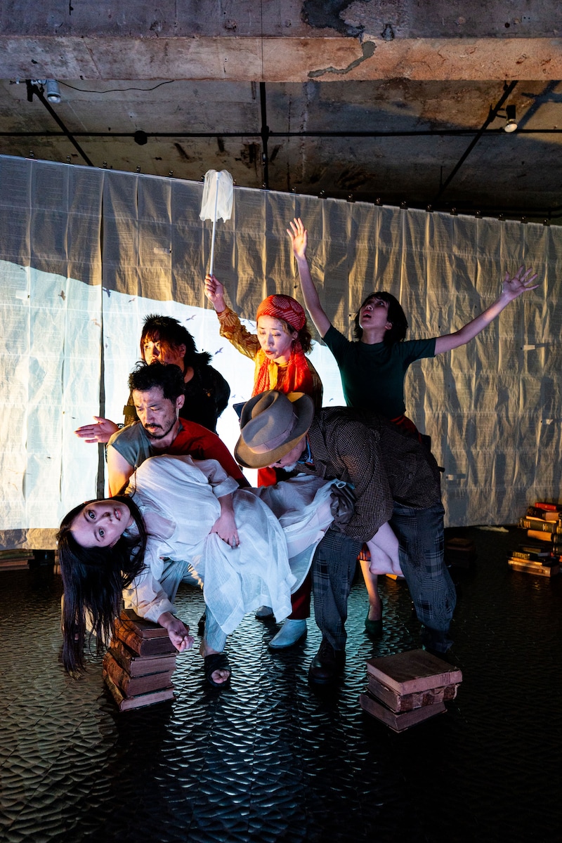 地点「巨匠とマルガリータ」より。（撮影：松見拓也）