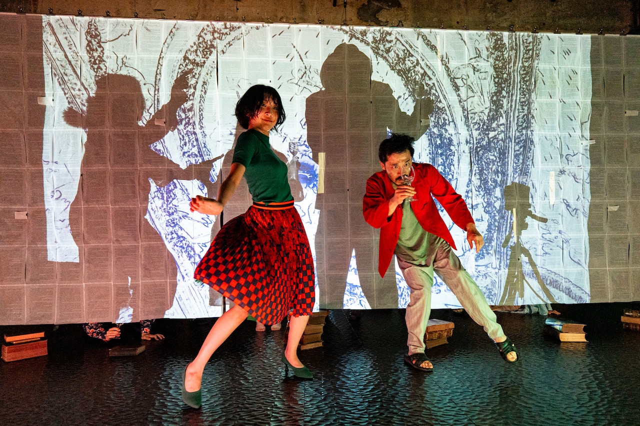 地点「巨匠とマルガリータ」開幕に三浦基「巨大スペクタクルパロディ劇の誕生です」