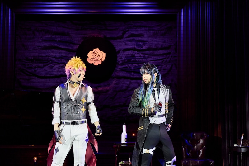 「Butlers’ 歌劇『悪魔執事と黒い猫』Devils’ Harvest シークレットディナーショー」より。（撮影：山下侑毅 / timeties）