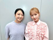 左から上白石萌音、川栄李奈。