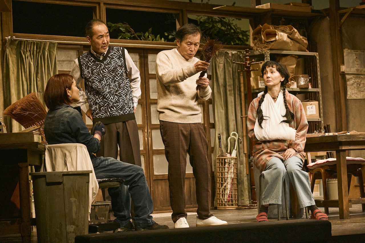 南果歩・平田満らが繰り広げる、丁々発止の会話劇「ハハキのアミュレット」開幕