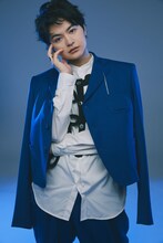 「one -瀬戸康史20th Anniversary Book-」より。©KADOKAWA / 撮影：三瓶康友