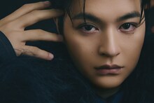 「one -瀬戸康史20th Anniversary Book-」より。©KADOKAWA / 撮影：三瓶康友