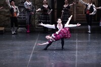 Daiwa House PRESENTS 熊川哲也 K-BALLET TOKYO Autumn 2025「ドン・キホーテ」より。加瀬栞と山本雅也のペア。(c)K-BALLET TOKYO