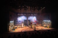 王嘉明 / Shakespeare's Wild Sisters Group×タニノクロウ / 庭劇団ペニノ「誠實浴池 せいじつよくじょう」兵庫公演より。（撮影：松原豊）